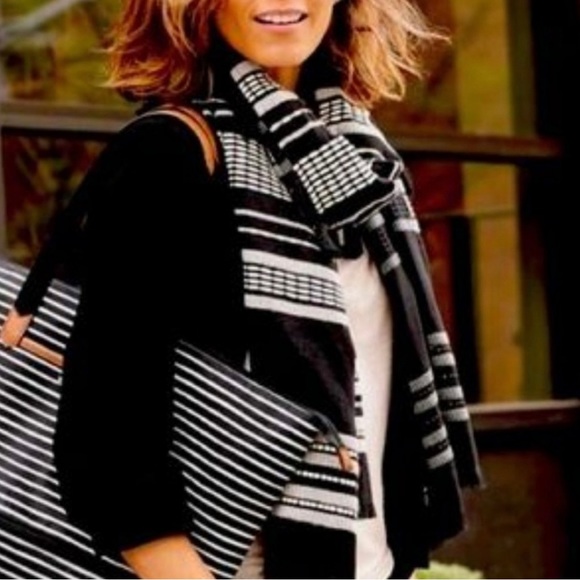 Stella & Dot Ines Scarf - Picture 3 of 3